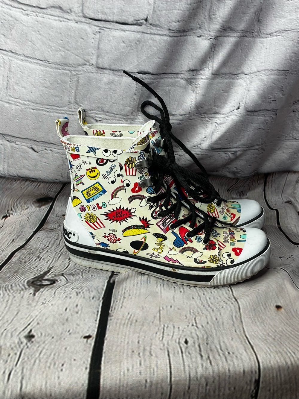Rocket Dog Maximalist Pop Art Graffiti Lace Up Rubber Sneaker Rain Boots Size 8